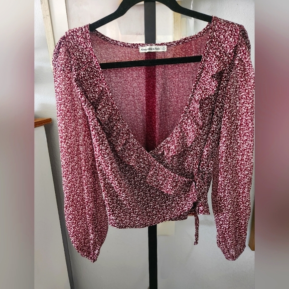 Abercrombie & Fitch wrap around long sleeve shirt - Picture 11 of 12